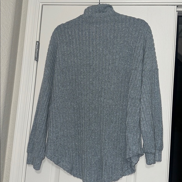 Women’s Gray Button-Up Sweater size Large - Picture 5 of 8
